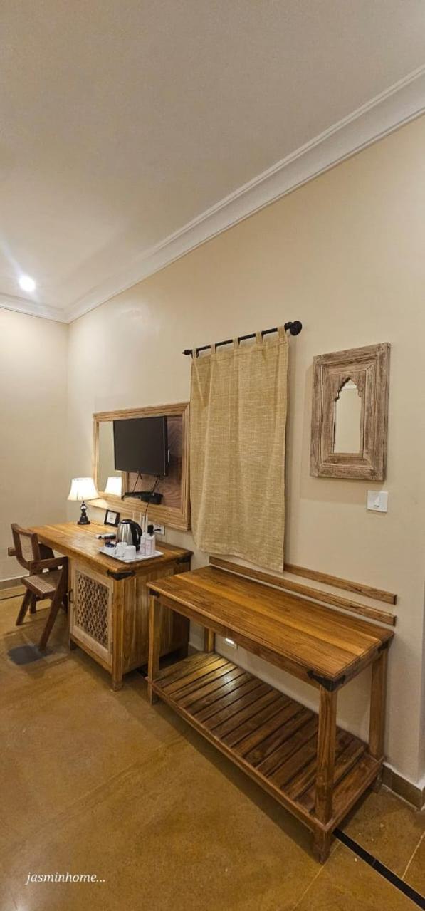 Hotel Jasmin Home Джайсалмер Экстерьер фото